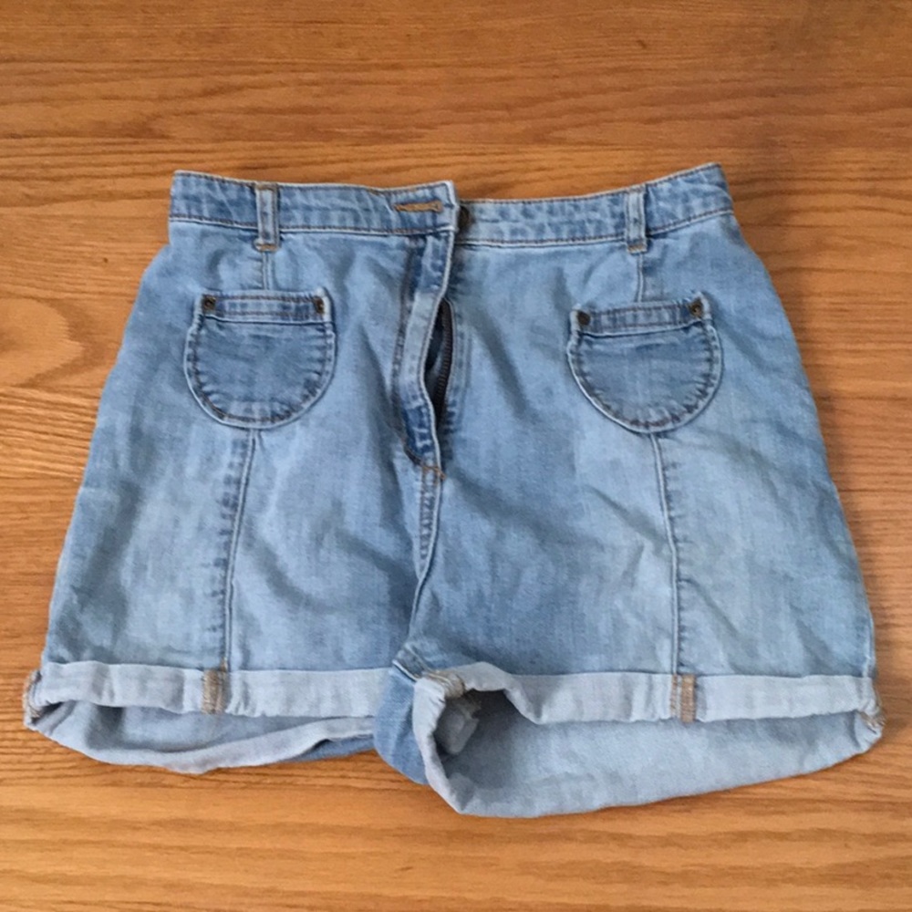 H&M high waisted light wash jean short shorts